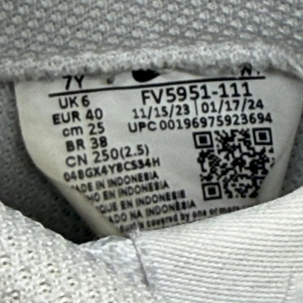 Nike Air Force 1‎ Shoes Youth Size 7 White Leather Low Top FV5951-111
